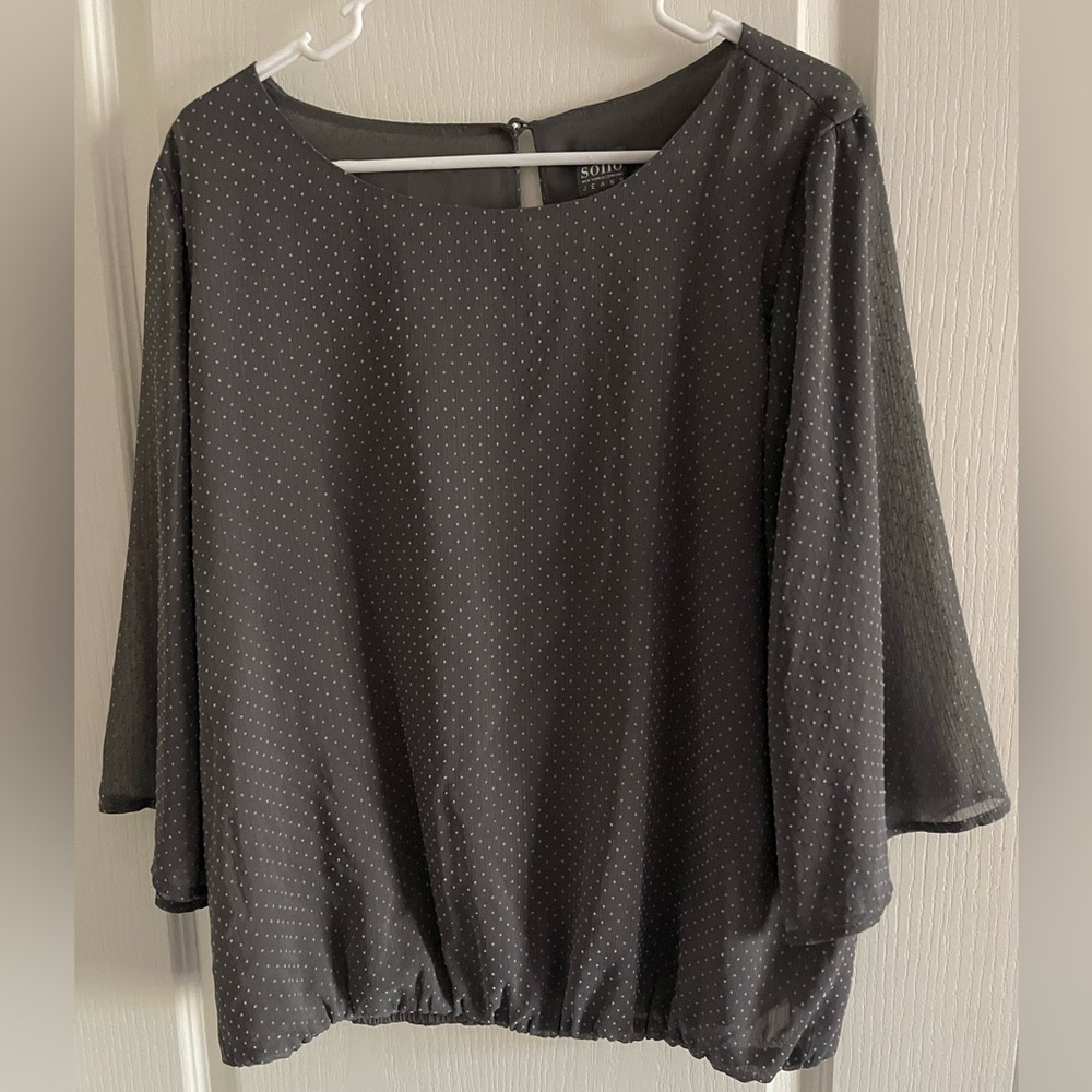 New York & Company used gray n white polka dot top size XL